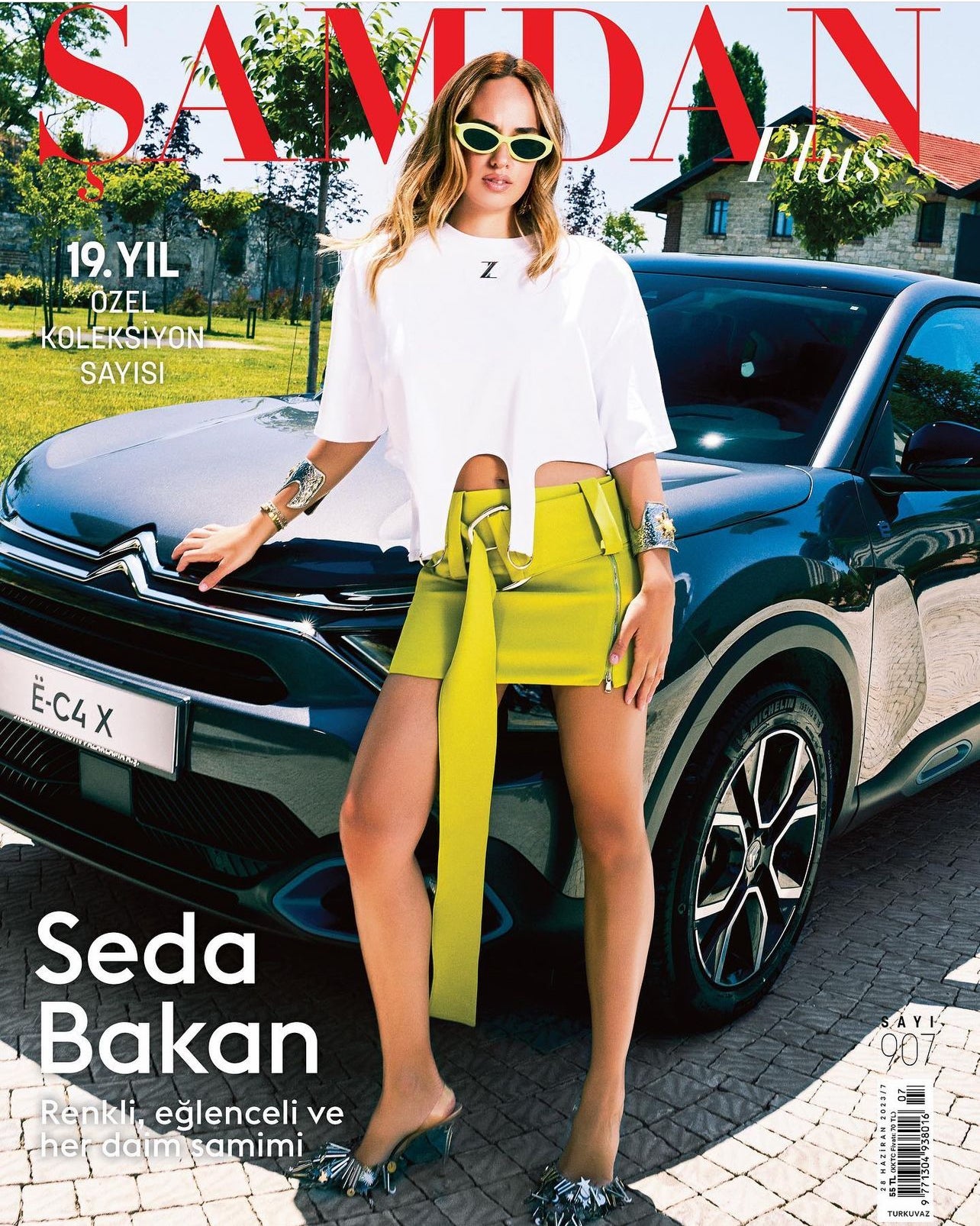 Seda Bakan wearing from ZTSS23 Ready-to-wear Collection for Şamdan Plus Magazine cover Story