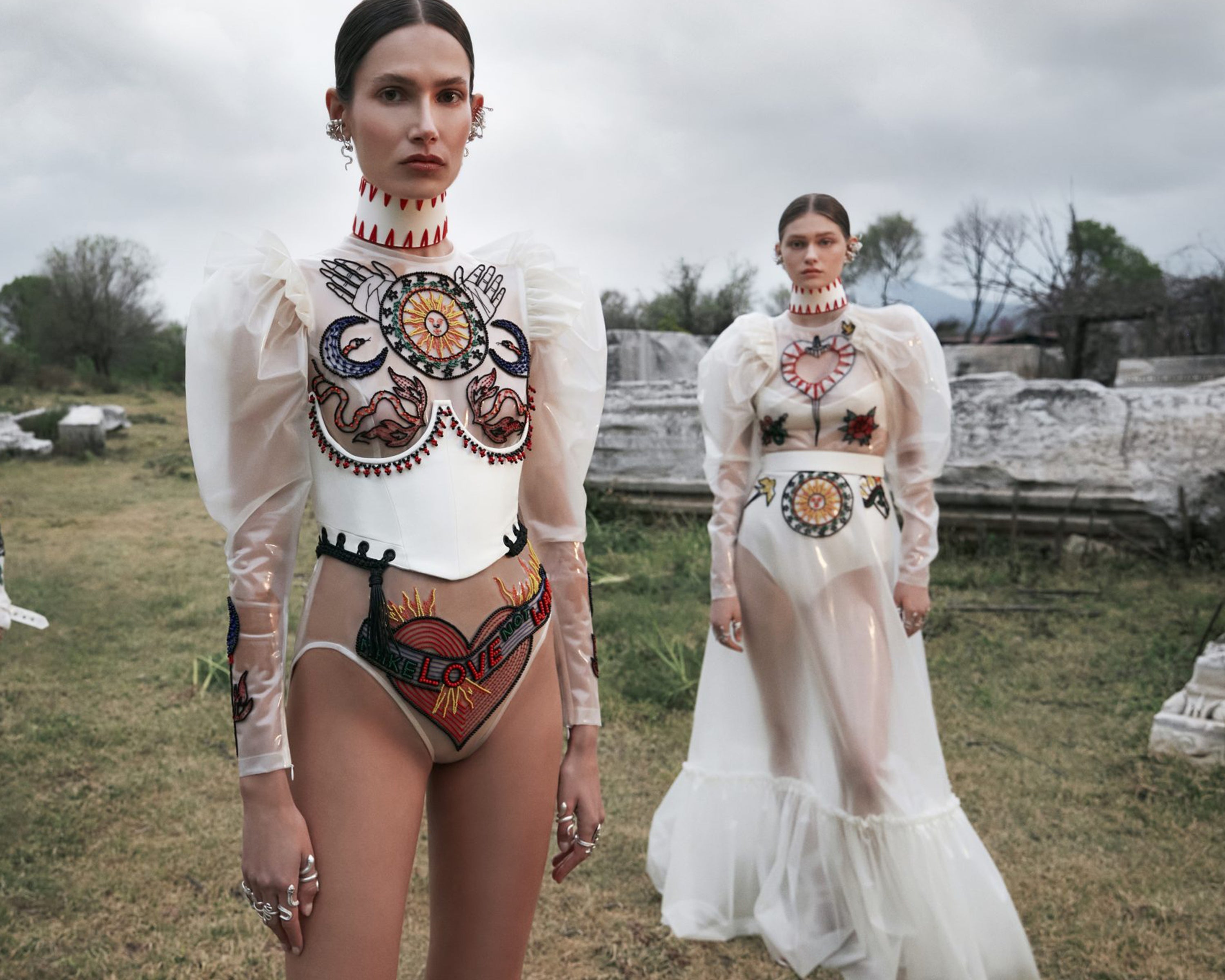Seda Bakan wearing from ZTSS23 Ready-to-wear Collection for Şamdan
